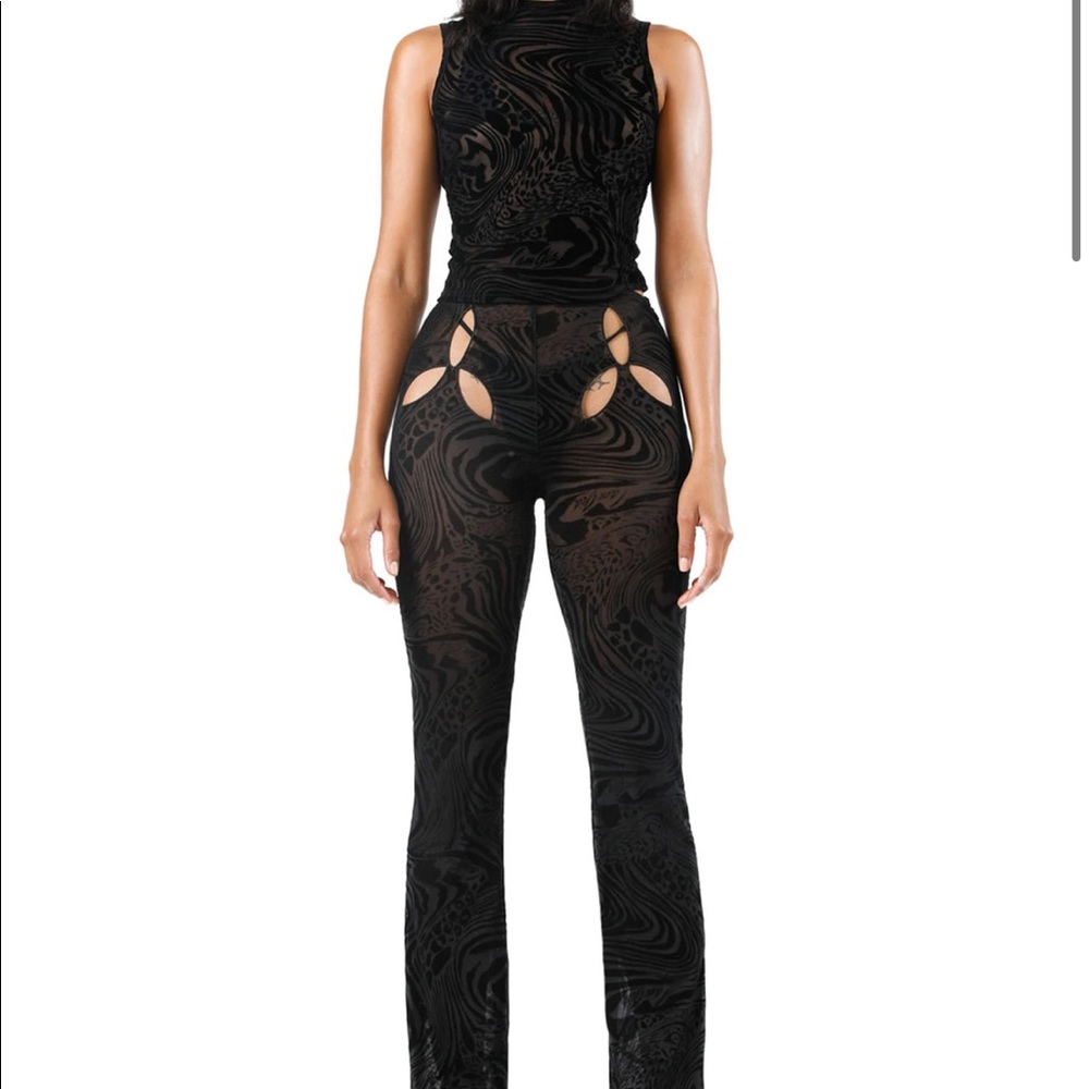 i am gia black amina set in size xs!